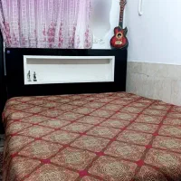 تخت دو نفره همراه دراور 4کشو همراه آینه ام دی اف