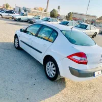 مگان اتومات ۲۰۰۰