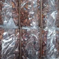 خرمای شاهانی در بسته بندی دو کیلویی و سه کیلویی