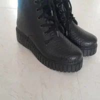 نیم بوت|کیف، کفش، کمربند|اسلام‌شهر, باغ فیض|دیوار