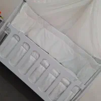 تخت کنار مادر