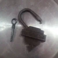 قفل قدیمی|کلکسیون اشیاء عتیقه|نهاوند, |دیوار