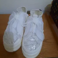 کتونی عروس|کیف، کفش، کمربند|صومعه‌سرا, |دیوار