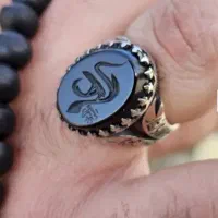 انگشتر سنگ شبه و حکاکی دست