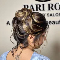 میکاپ و شنیون عروس و همراهی تخفیف به مدت سه روز