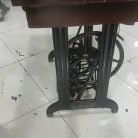 میز چرخ خیاطی قدیمی.  . سینگر