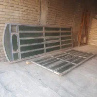 پنجره راهرو.راه پله