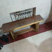 نیمکت کوچک چوبی