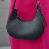 کیف گمشده مشکی رنگ