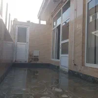 خانه-ی-صد-متری-کلا-راه-جدا-بالای-همکف-در-قراملک
