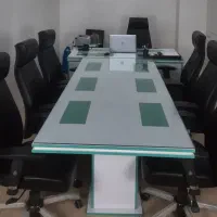 میز مدیریت و کنفرانس ۶ نفره با شیشه