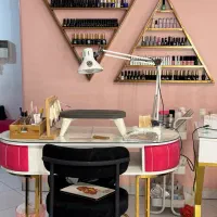 استخدام سالن زیبایی منیریه ناخن کار رنگ کار مژه