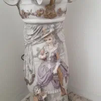 پایه رزین مجسمه و تلفن وگلدون