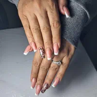 کاشت ناخن|خدمات آرایشگری و زیبایی|الوند, |دیوار