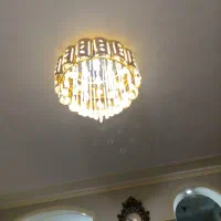 لوستر کریستال با چراغ های ال ای دی