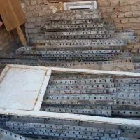 فروشنده جک و لوله و ورق و قالب هستم