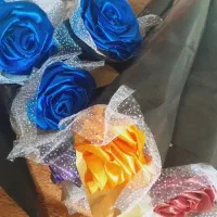 گل رز روبانی