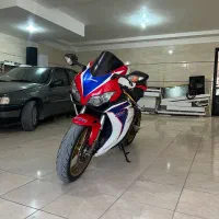هوندا cbr1000