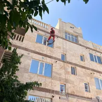 کار در ارتفاع(پیچ رولپلاک‌سنگ‌نما)