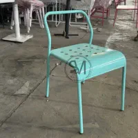 پاف و چهار پایه فلزی کافه سوخاری بیکن فضای باز