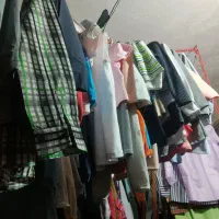 فروش انواع لباس به علت جمع آوری یک جا فروخته میشود