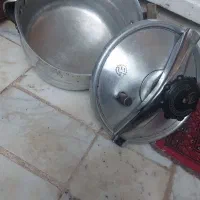 یک عدد زودپز درحدنو