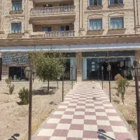 فروشنده تمام وقت خانم برای مرکز خرید پوشاک آداک
