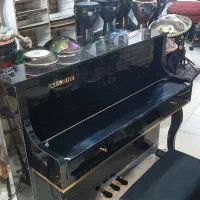 پیانو همراه کابین هایگلس ترک|پیانو، کیبورد، آکاردئون|قدس, شهر‌قدس|دیوار