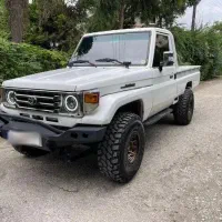 تویوتا لندکروز