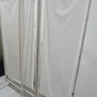 پاراوان یا پرده بیمارستانی