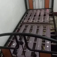 تخت خواب میز و آینه