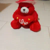 عروسک خرسی قرمز