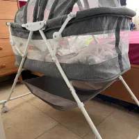 تخت کنار مادر