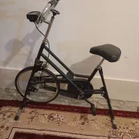 دوچرخه ایستاده