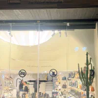 فروشنده و انبار دار