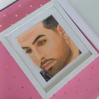 سفارش نقاشی چهره هایپرئال با مداد رنگی