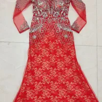 تعدادی لباس و شومیز مجلسی|لباس|میانه, |دیوار