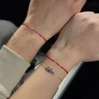 دستبند رد استرینگ و ۷ گره عمده فقط ۳۵
