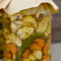 ترشی خانگی (حمایت از مشاغل خانگی)|خوردنی و آشامیدنی|شیراز, عفیف‌آباد|دیوار