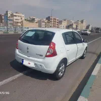 ساندرو اتوماتیک مدل ۱۳۹۵
