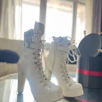 یک جفت بوت پاشنه ۱۲ سانتی سگگ دار|کیف، کفش، کمربند|لاهیجان, کوی خزر|دیوار