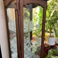 ویترین چوب گردو