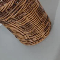 جا قاشقی ایستاده