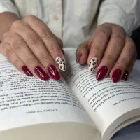 کاشت ناخن با ژل /پیام نور