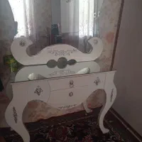 میز آرایشی یا کنسول