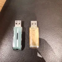 دو عدد فلش 4و8 گیگ