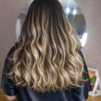 ترمیم  ناخن مژه اصلاح ابرو کوتاهی رنگ و لایت