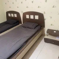 ۲ تخت و یک پاتختی با تشک
