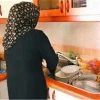 دو نفر خانوم نظافت منزل و حسابهای دفتری انبار