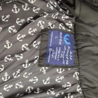 کاپشن|لباس|بهارستان, |دیوار